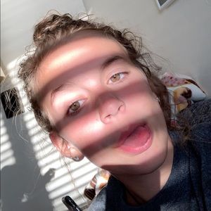 Meet your Posher, Lilly